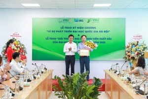 Medal for the development of VNU awarded to alumni Dr. Le Tu Minh, President of IMG